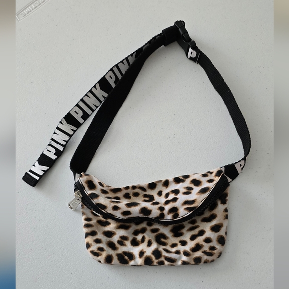 PINK Victoria's Secret Handbags - VS PINK Fanny pack Victoria’s Secret Cheetah Leopard Bag. 
🚭